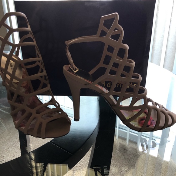 Brand new Madden girl sandals - Picture 2 of 6